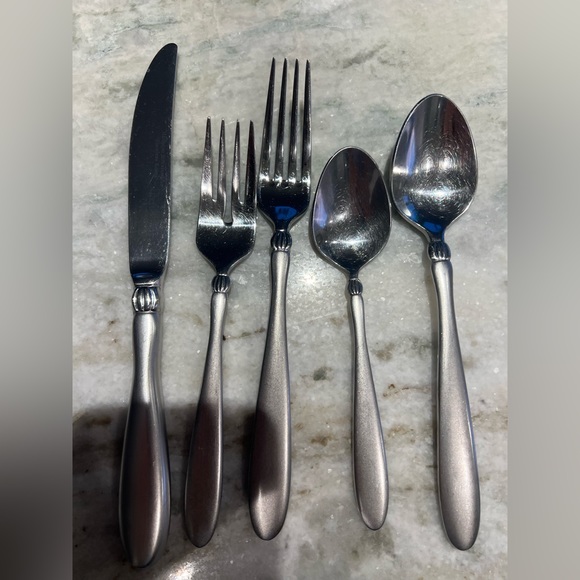 Home Kitchen Knives & Cutlery Flatware - Picture 2 of 8